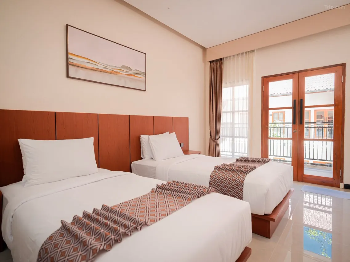 Mulya Hotel Tumpak Sewu